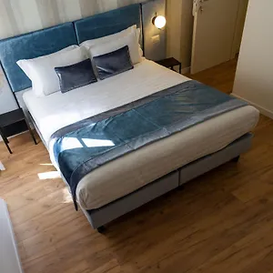 Affittacamere At St. Peter Rooms&apartment, Roma