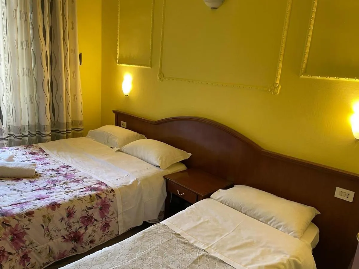 Sunlight Guest House 3 Rome Italy