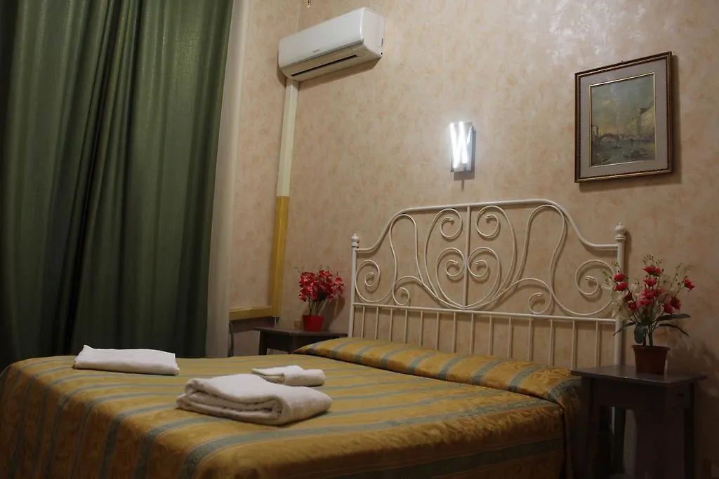 Sunlight Guest House 3 contacts